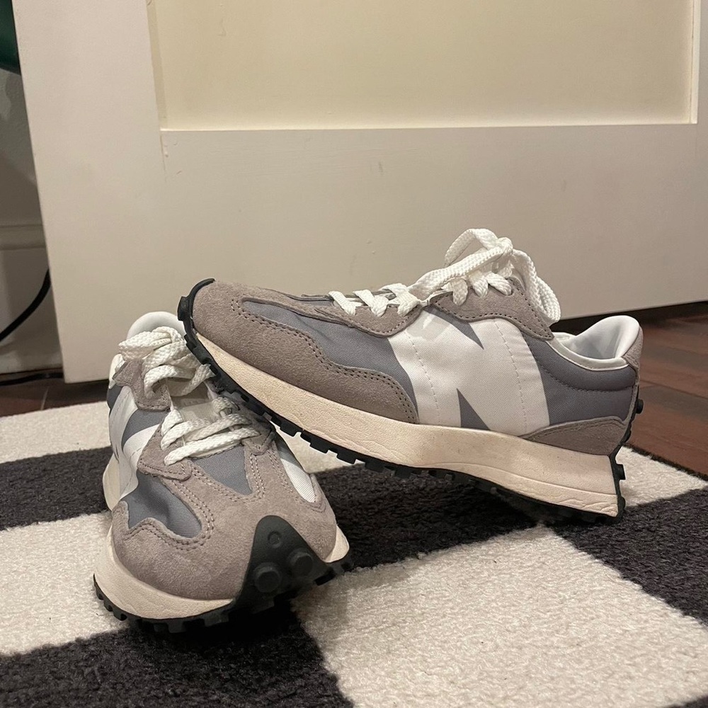 NEW BALANCE SNEAKERS